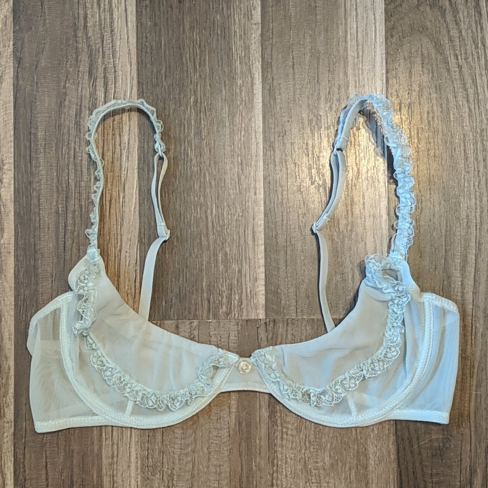 Victoria's secret balconnete bra 36C